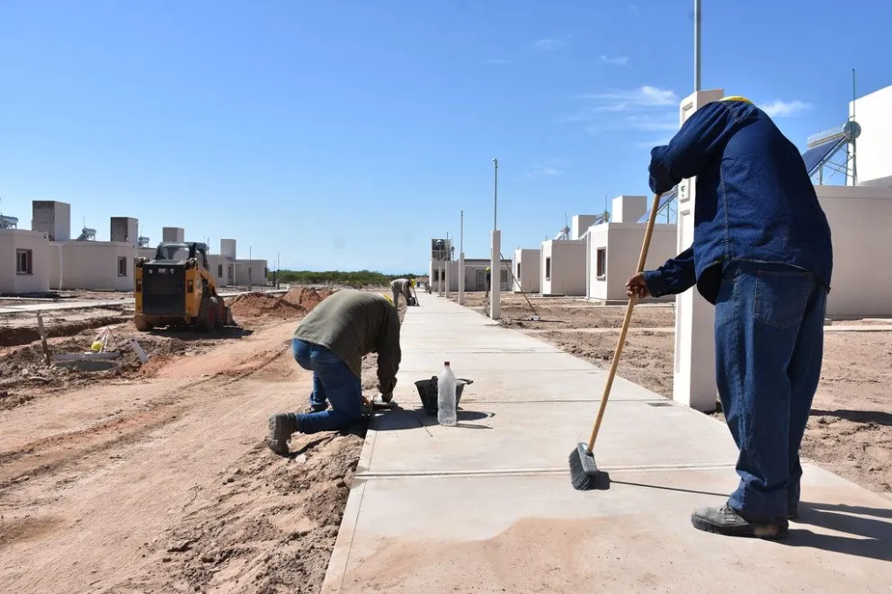 Apuran para este año tener listo el plan público privado para construir  casas y perfila que iniciará en un terreno en Capital | 0264Noticias -  Noticias de San Juan