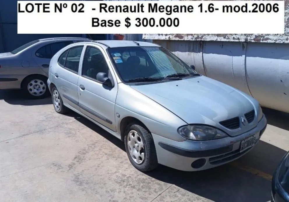 Una por una las movilidades que rematará la Caja de Acción Social. 