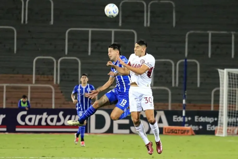 Con presencia sanjuanina, el partido entre Lanús y Godoy Cruz terminó empatado 