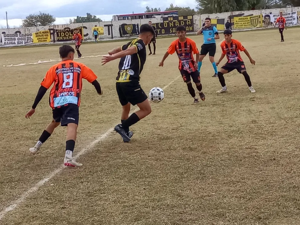 Fútbol sanjuanino: con el clásico entre Atenas y Aberastain, así se jugará la fecha 9 del Torneo Apertura (foto archivo)