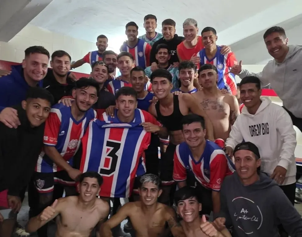 El Bohemio se impuso en su visita a Sarmiento y mantiene el liderazgo del Apertura.