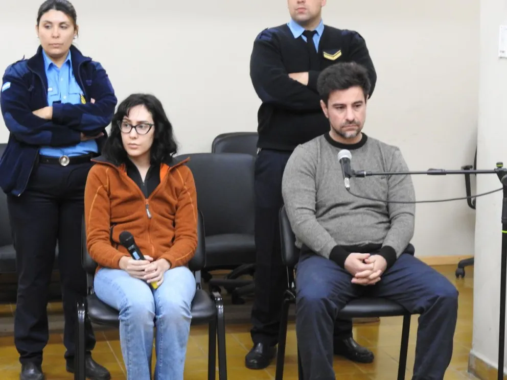 La pareja denunciada por estafar a más de 40 personas con inversiones inmobiliarias pasará dos meses en el Penal (Fotos 0264Noticias)