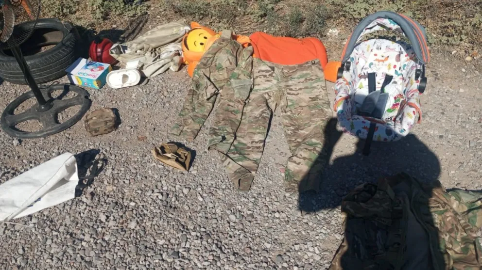 Le robaron a un soldado y le llevaron hasta el uniforme reglamentario.