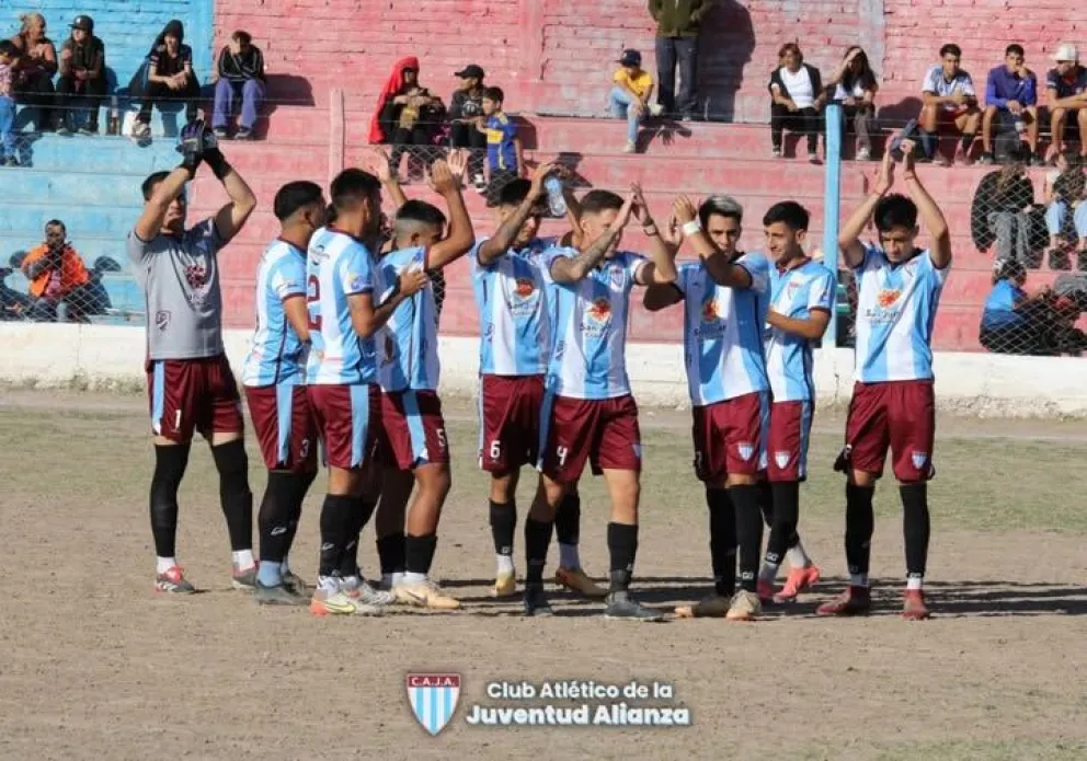 Alianza no le pierde pisada a Peñarol y López Peláez da señales de vida en el fondo (Foto gentileza - club atlético Alianza)