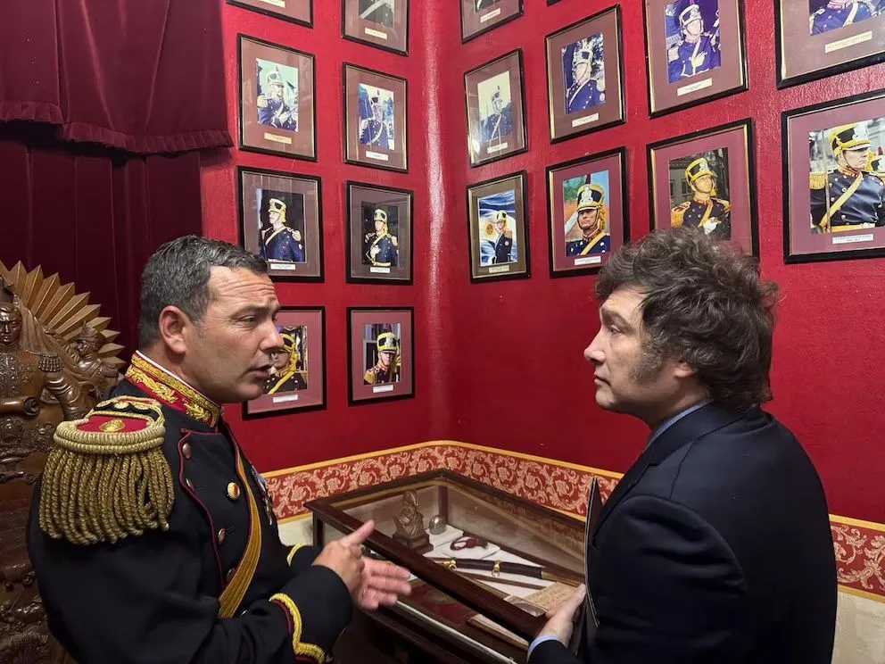 Javier Milei recibió la “Orden Ecuestre Militar de los Caballeros”