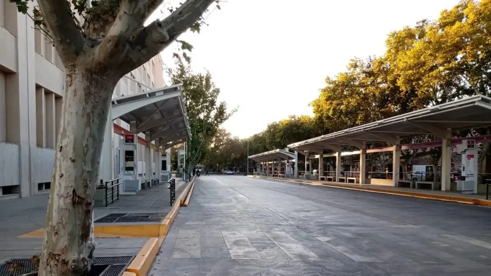 “No hay clases por un capricho, es una locura”: Trabajo amenaza con declarar ilegal la medida y habilitar a los empresarios a descontar el día. 