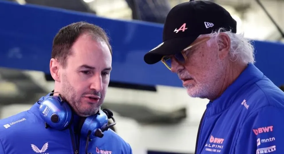 Oliver Oakes (izquierda) y Flavio Briatore