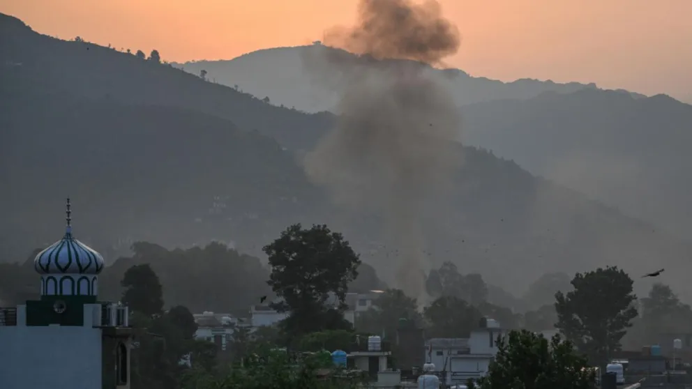 Tensión: India bombardeó a Pakistán y dejó al menos tres muertos