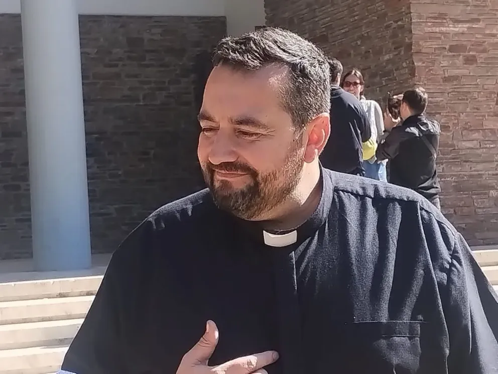 Andrés Riveros, párroco de La Catedral de San Juan.