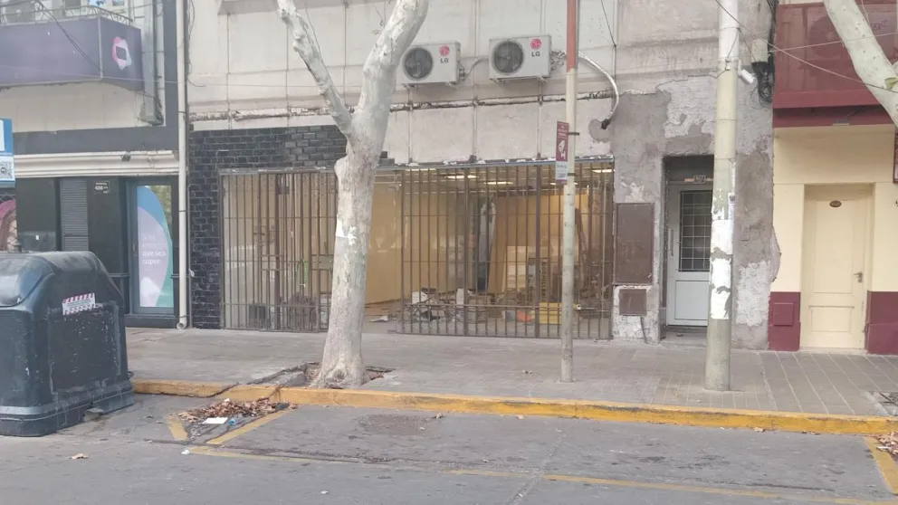 Así se encuentra el local donde estaba el histórico comercio sanjuanino. 