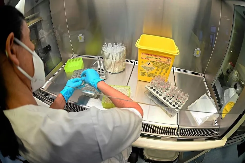 La ANMAT suspendió la elaboración de medicamentos de un laboratorio. 