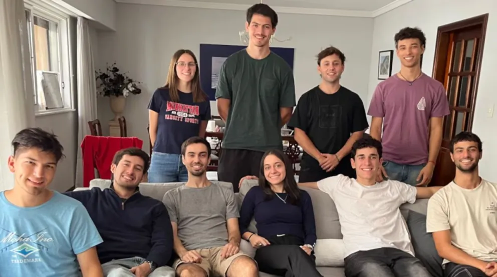 Diez estudiantes argentinos competirán en EE.UU. con un satélite del tamaño de una lata. 