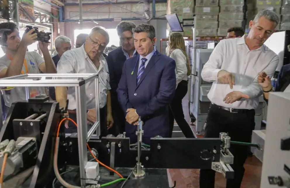 El gobernador Marcelo Orrego aseguró que no habrá más carga tributaria para las industrias.