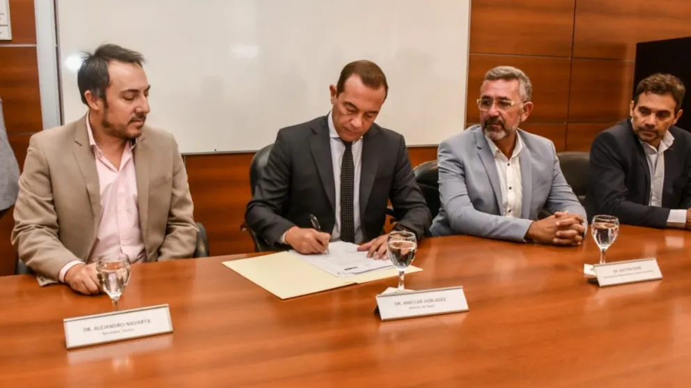 La decisión de realizar una mejora al personal médico fue decidido por el ministro Amílcar Dobladez junto con su par de Economía. 