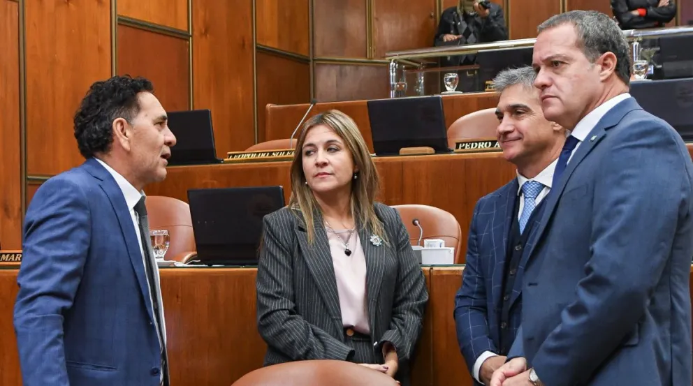Protagonistas. A la derecha, Gabriel Sánchez, de la línea de Gramajo, y Franco Aranda, del Frente Renovador, con "Maru" Lascano, de Producción y Trabajo, y el angaquero Marcelo Mallea, un aliado del oficialismo.