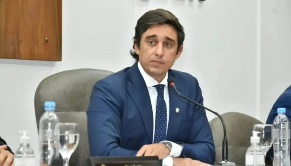 Baistrocchi le apunto con todo a los "uñaquistas" del Tribunal de Cuentas: son perros caniche de Uñac. 