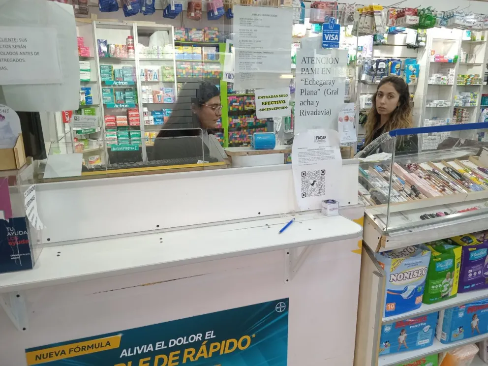 La medida busca que los clientes tengan facilidad para verificar el precio de los medicamentos. 