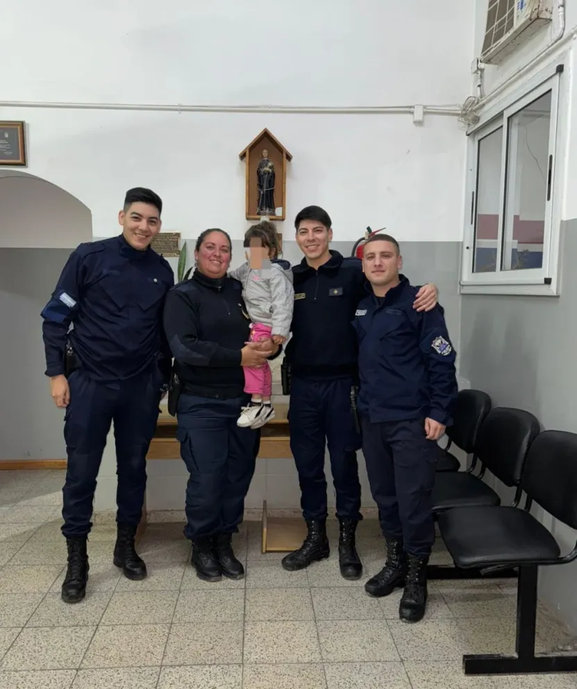 Policías reanimaron a una nena de 3 años que sufrió un principio de infarto. 