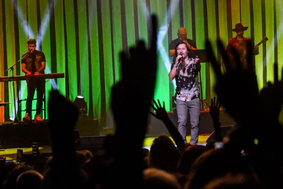 Diego Torres tocando en el Teatro del Bicentenario de San Juan. Este año volverá a la provincia.