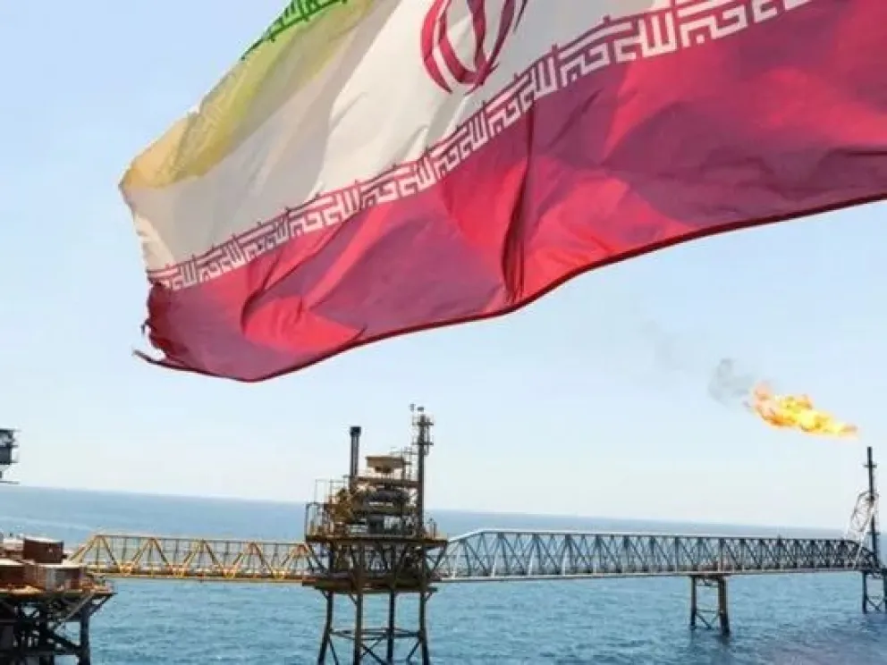 Después del ataque de Israel a Irán, se disparó el petróleo casi un 9% y cayeron las bolsas de Europa y Asia. 