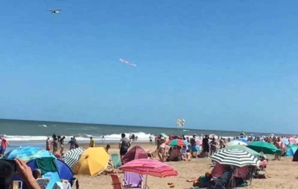 Los hinchas de Boca hicieron un banderazo en las playas de Miami antes del debut en el Mundial de Clubes.