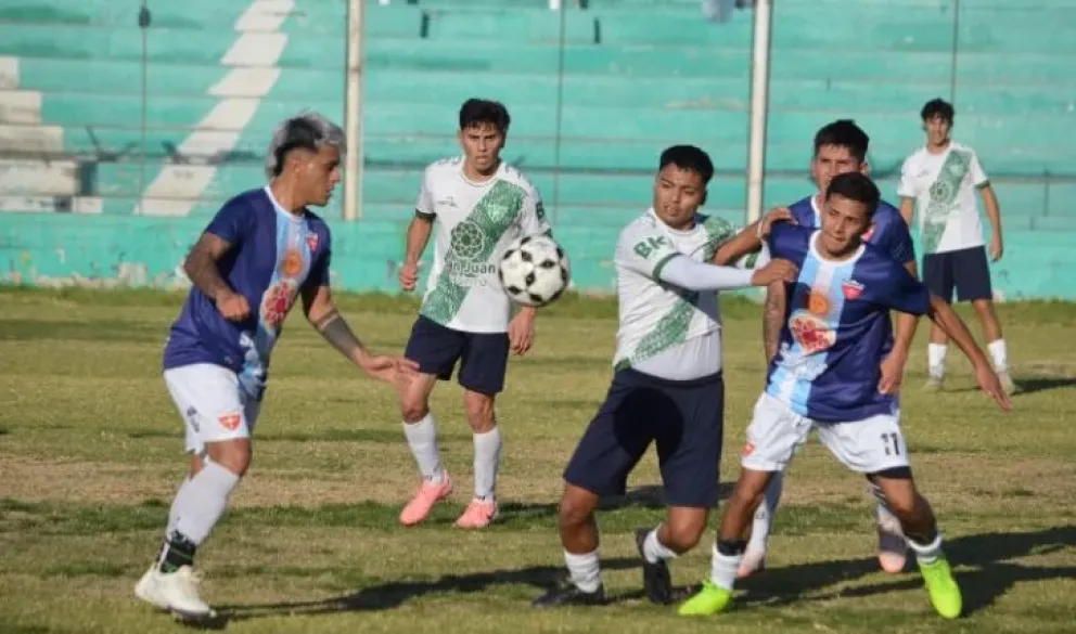 Copa País: foto del partido entre la Liga Sanjuanina y Calingasta.
