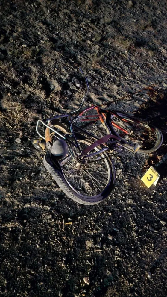 Un ciclista murió tras ser embestido por una camioneta.