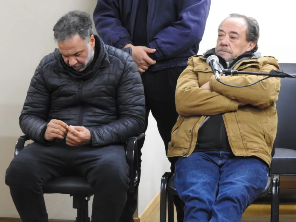 De izquierda a derecha: Francisco Fernández Muñoz, titular de la empresa constructora Afcom SRL, y Roberto Vega, secretario general del gremio textil. Fotos 0264Noticias.