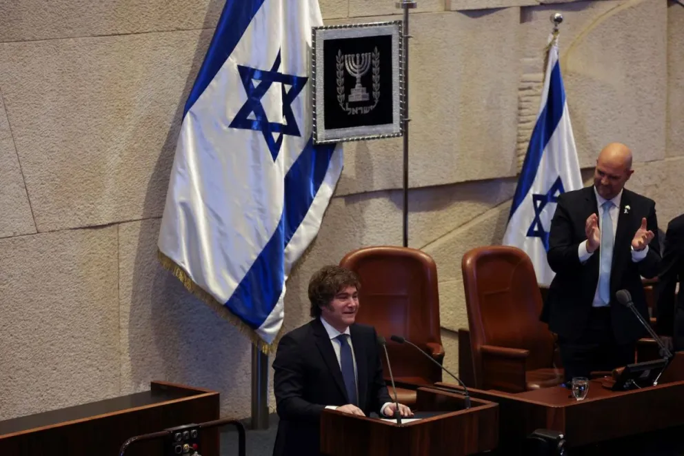 El Gobierno planea reforzar la seguridad de Milei durante sus viajes al exterior por las tensiones con Irán. 