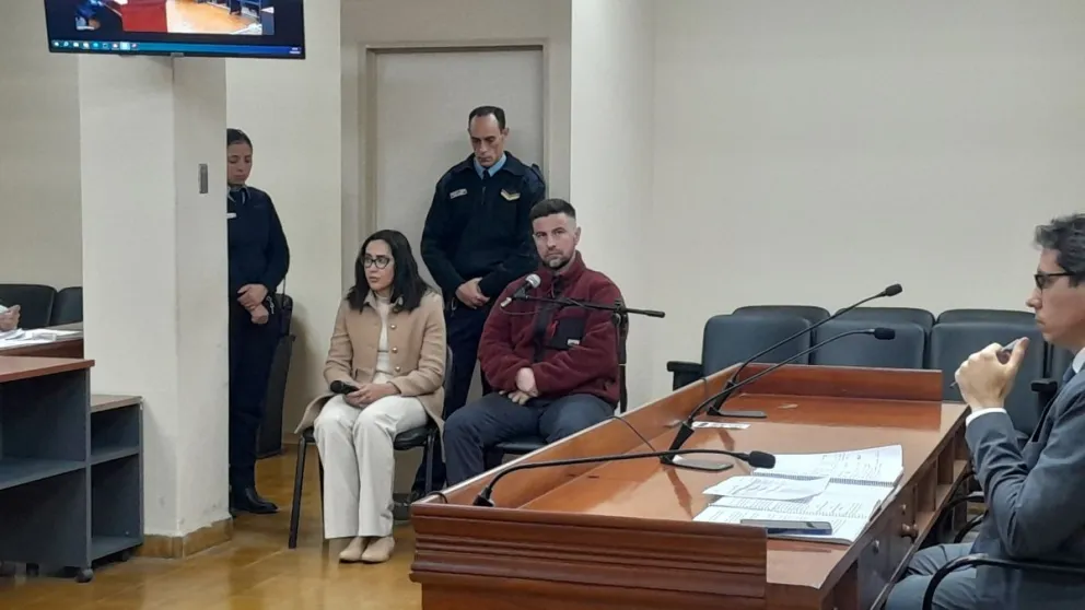 De izquierda a derecha: Denise Robles Bonade y Rubén Ángel Martín González acusados de estafar con terrenos y viviendas. Fotos 0264Noticias.