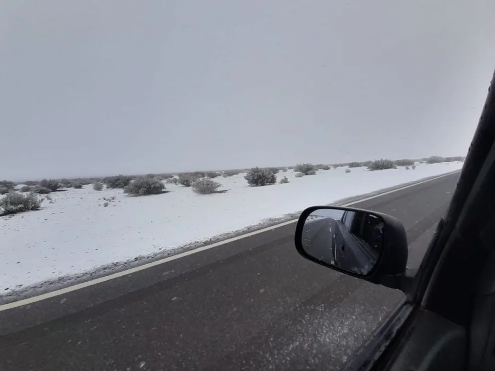 Recomiendan máxima precaución en rutas con riesgo de escarcha y nieve.