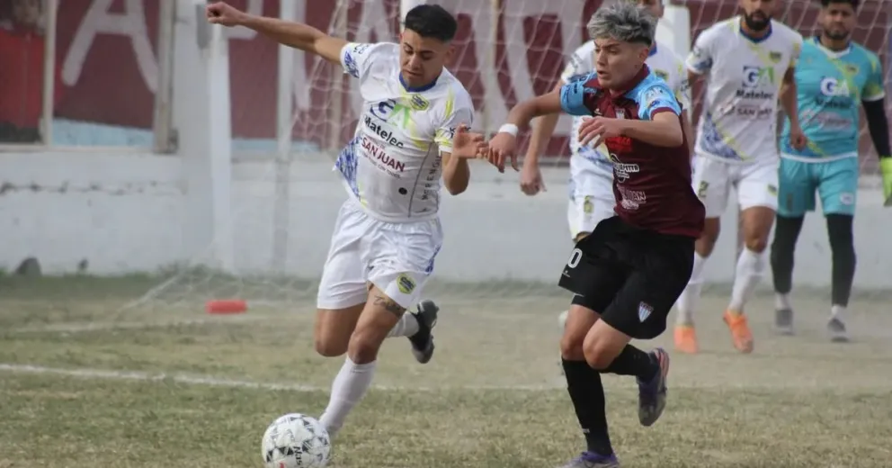 A pesar de la prohibición oficial, siguen activas las apuestas con partidos de la Liga Sanjuanina. 