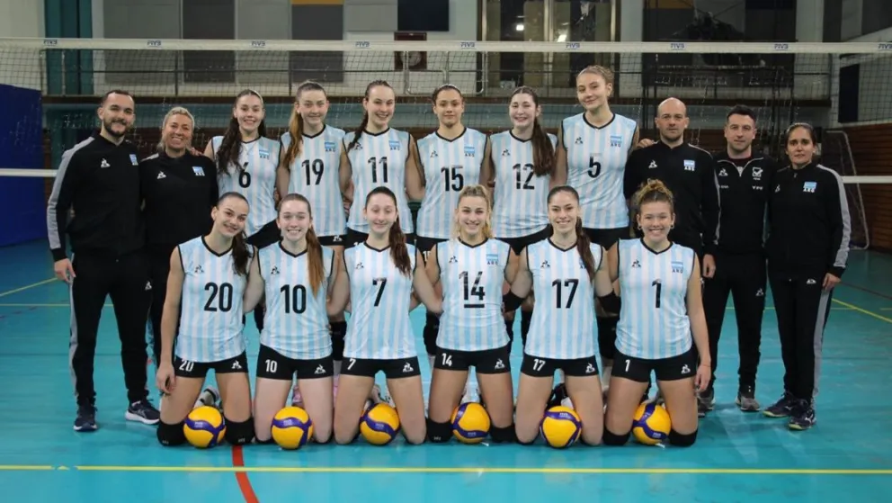 La sanjuanina Valentina López Moya (camiseta 15) con las Panteritas.