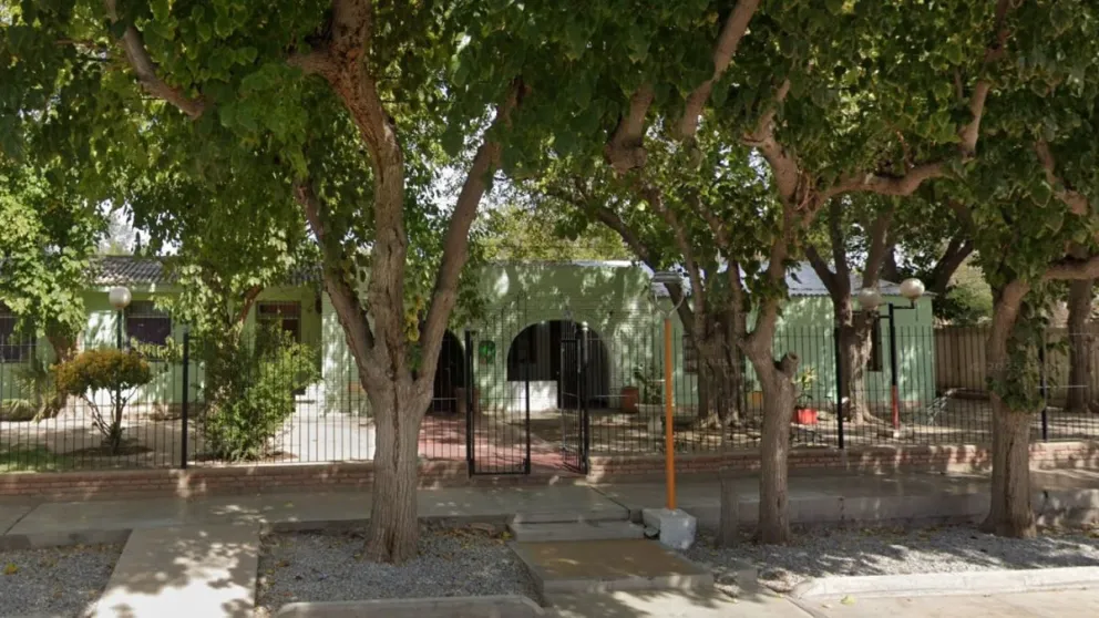 El hogar Paula Albarracín de Sarmiento está ubicado en Santa Lucía y es uno de los más grandes de la provincia. 