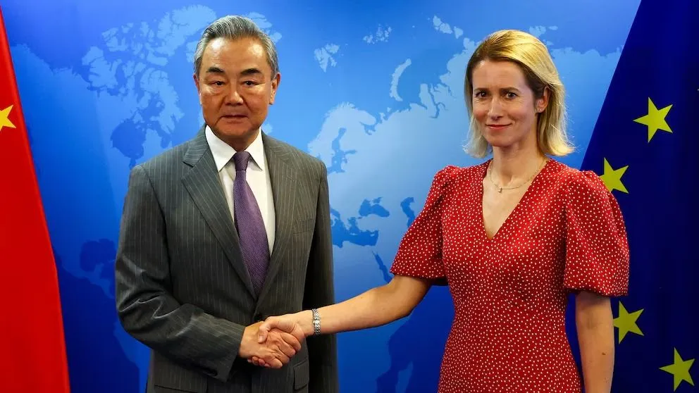 El régimen chino advirtió a Europa que no puede dejar que Rusia pierda en Ucrania. 