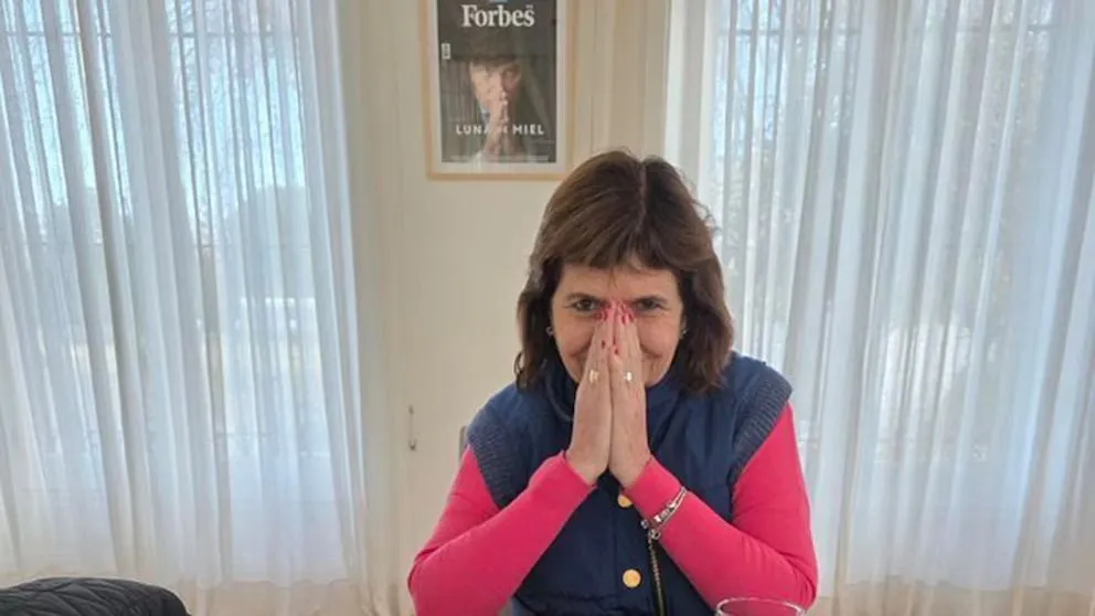 Milei subió una foto desayunando con Bullrich y crecen los rumores de su candidatura a senadora para octubre.