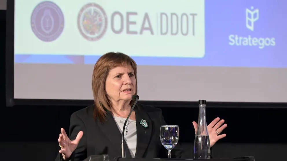 Patricia Bullrich lanzó un protocolo para fiscalizar las redes sociales con agentes encubiertos. 