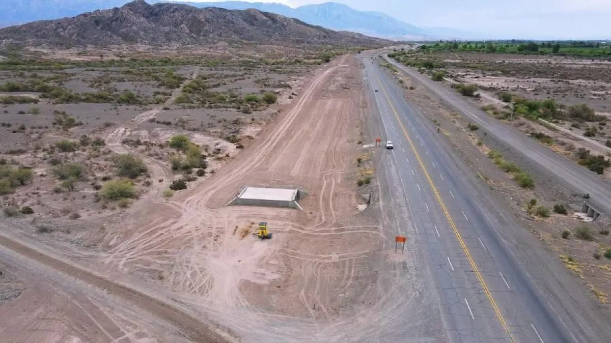 San Juan recibirá un crédito de USD 160 millones para transformar 50 kilómetros de la Ruta 40 Sur y así acompañar el crecimiento minero San Juan recibirá un crédito de USD 160 millones para transformar 50 kilómetros de la Ruta 40 Sur y así acompañar el crecimiento minero