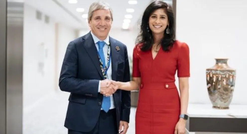 El ministro de Economía, Luis Caputo, se reunió con la número 2 del FMI, Gina Gopinath.
