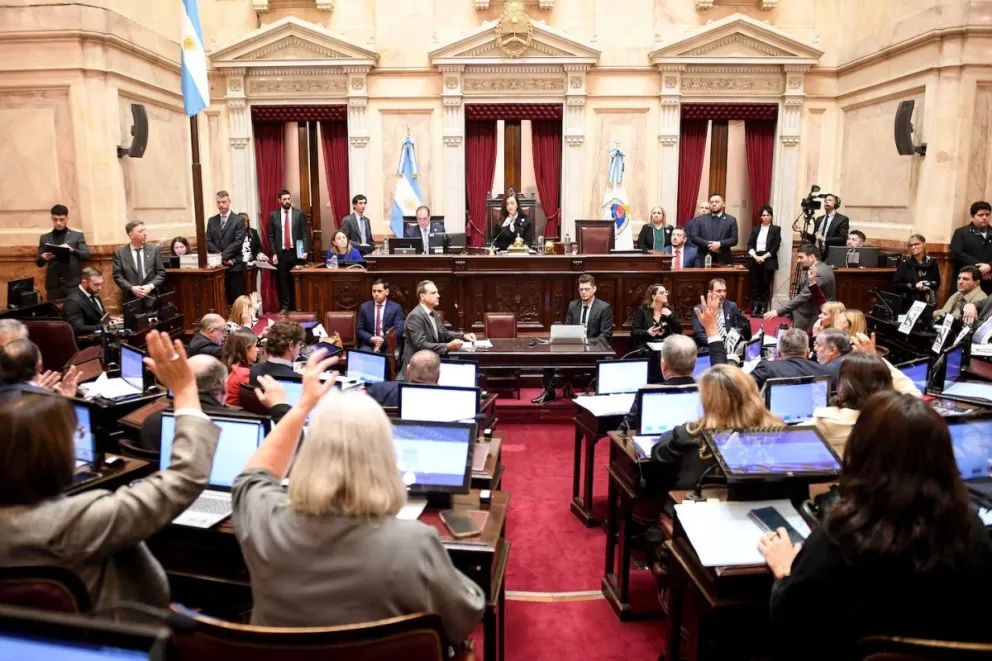 El Gobierno busca evitar nuevos reveses en el Senado y afina su estrategia política para el segundo semestre. 