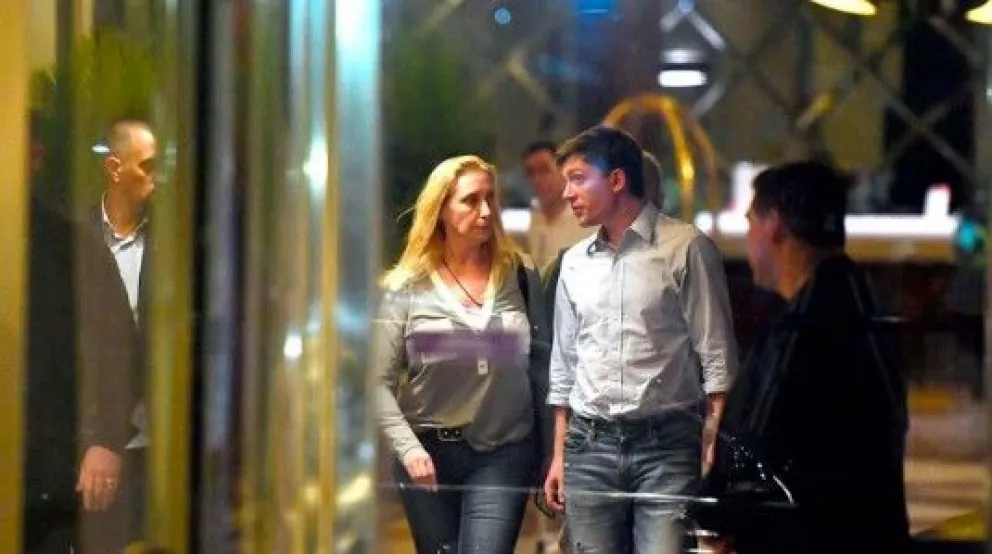 ¿Todo bien? Karina Milei y Santiago Caputo.