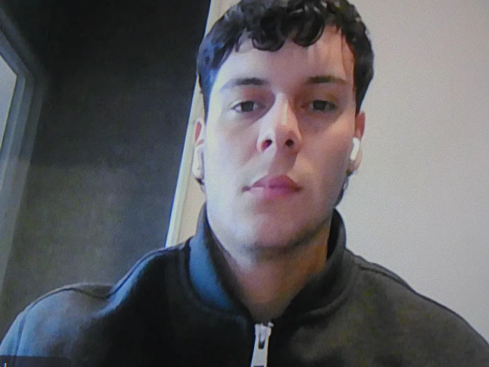 La audiencia de revisión del sobreseimiento de Echegaray. El hijo del juez sigue el procedimiento vía Zoom. Foto 0264Noticias.