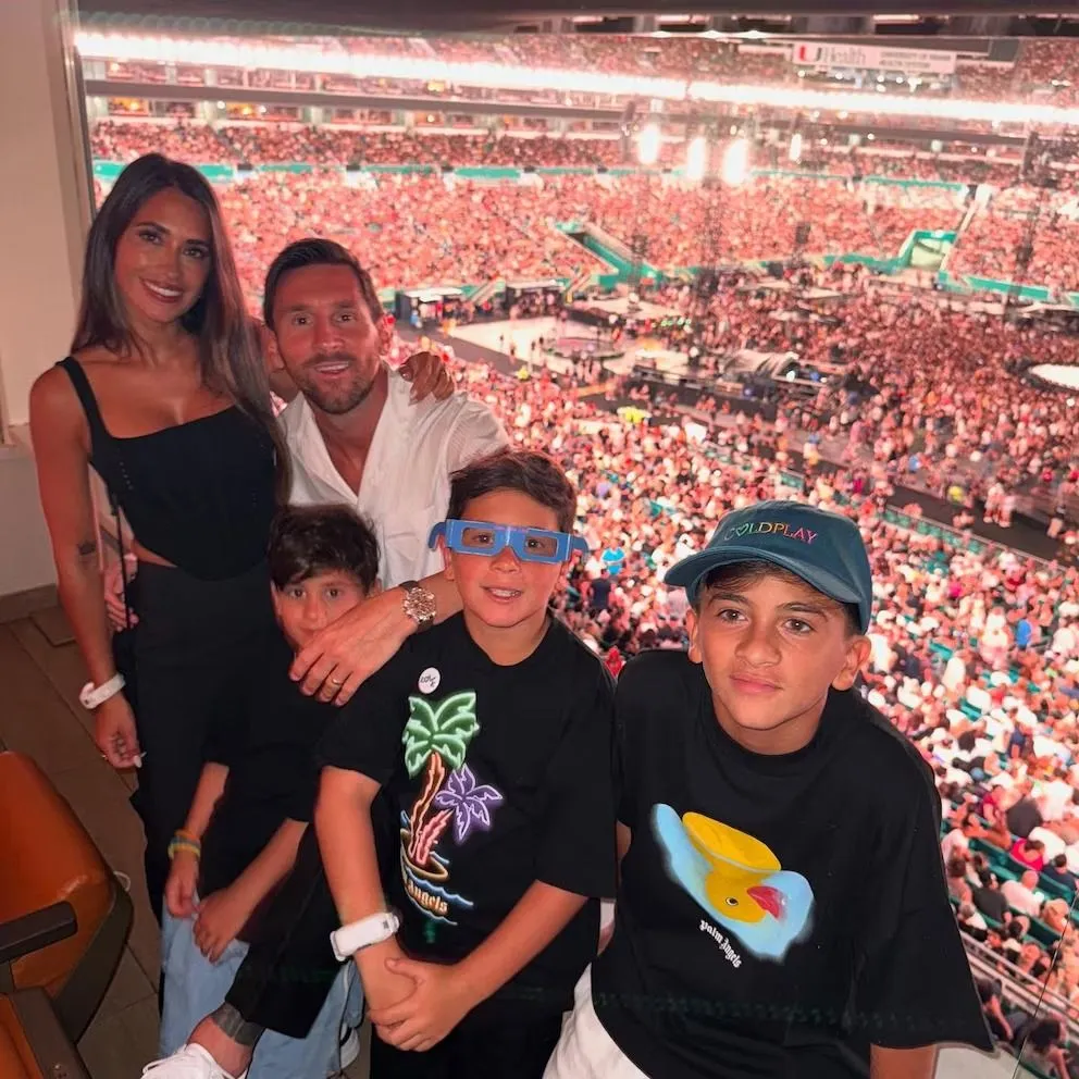 Lionel Messi y Antonela Roccuzzo vieron a Coldplay en Miami: el divertido momento que protagonizaron por la “kiss cam”. 