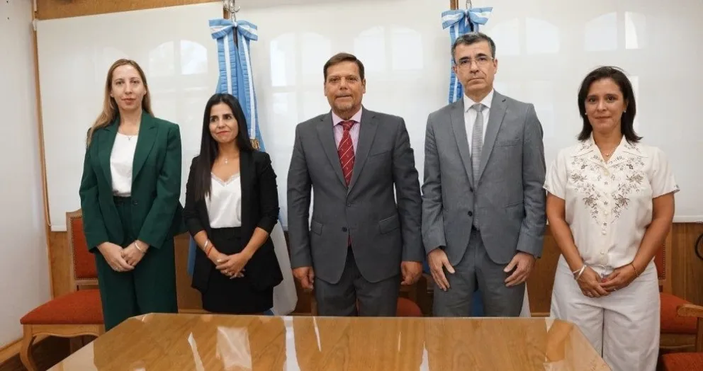 El Consejo de la Magistratura . De izquierda a derecha: la ministra Laura Palma, la diputada Fernanda Paredes, el cortista Juan José Victoria; y los abogados Raúl Acosta y Valeria Torres