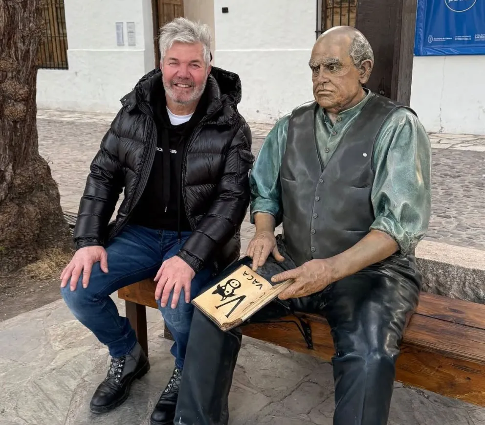 En su paso por la provincia, el mediático abogado Fernando Burlando pasó por la Casa de Sarmiento.