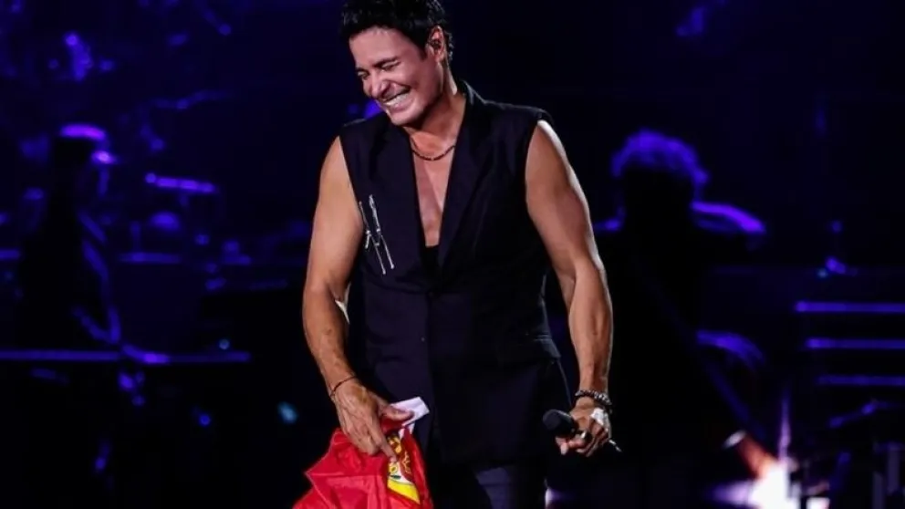 Chayanne arrasa en su regreso a la Argentina: en cuestión de minutos agotó su quinto Movistar Arena. 