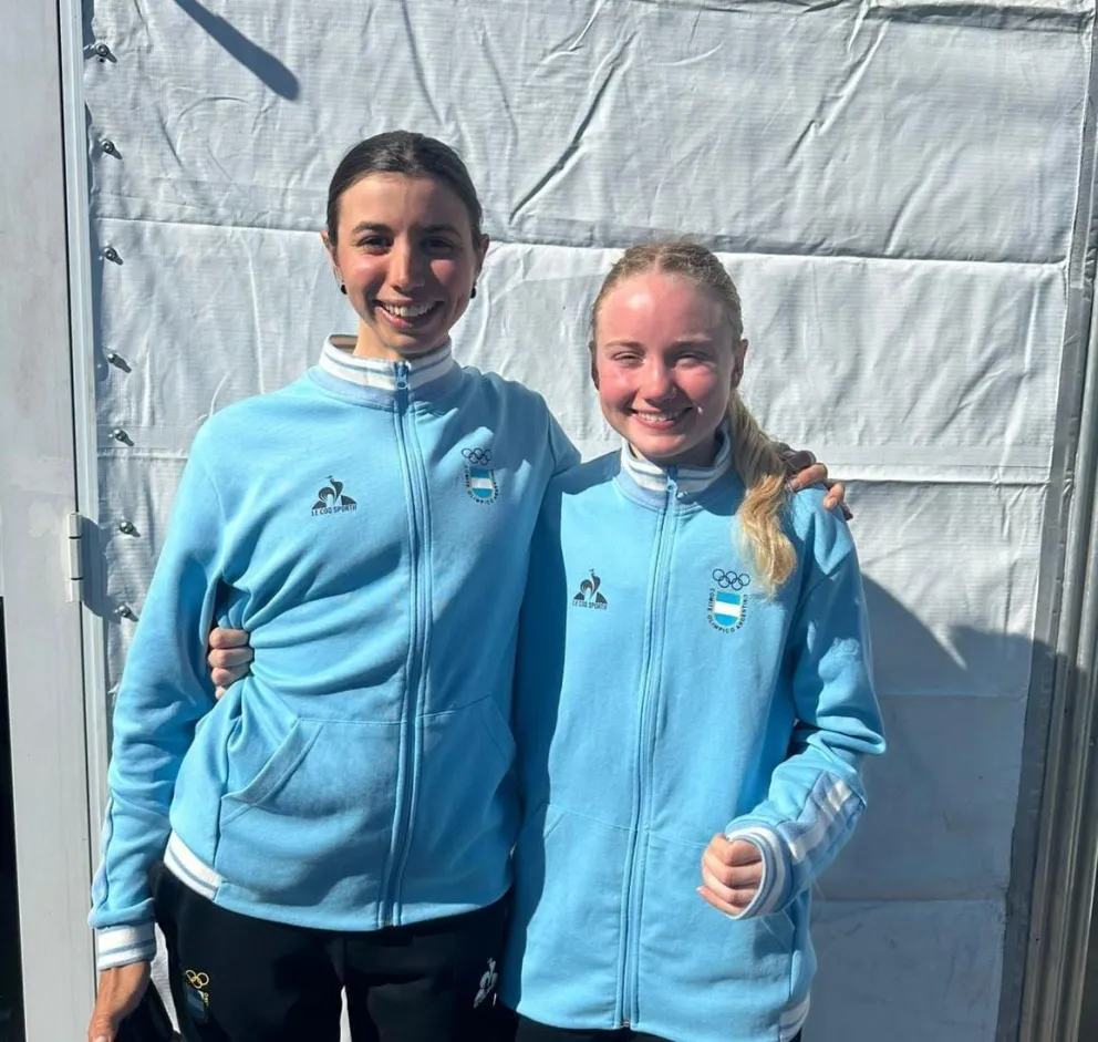 A la izquierda, la mendocina Julieta Benedetti (2° puesto y medalla de plata) y a la derecha, la sanjuanina Delfina Dibella Latorre (3° puesto y medalla de bronce).