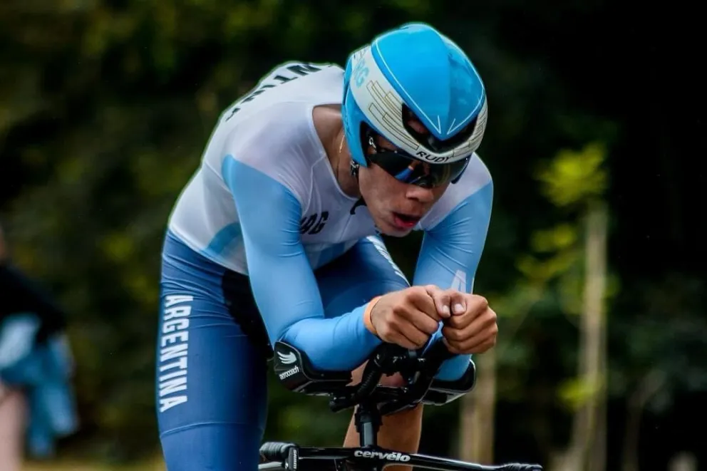 El ciclista sanjuanino descalificado en los Panamericanos apuntó contra los comisarios deportivos: “Le pegaron a mi asiento a la fuerza y dijeron que estaba flojo”.