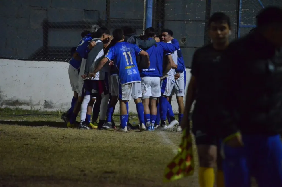 Los jugadores de Unión festejando. Foto archivo.