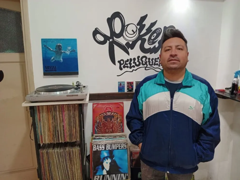 Gustavo Brizuela, coleccionista de discos de vinilos.
